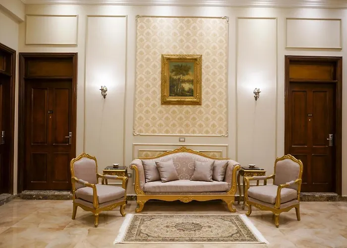 Savoy Hotel Elminya