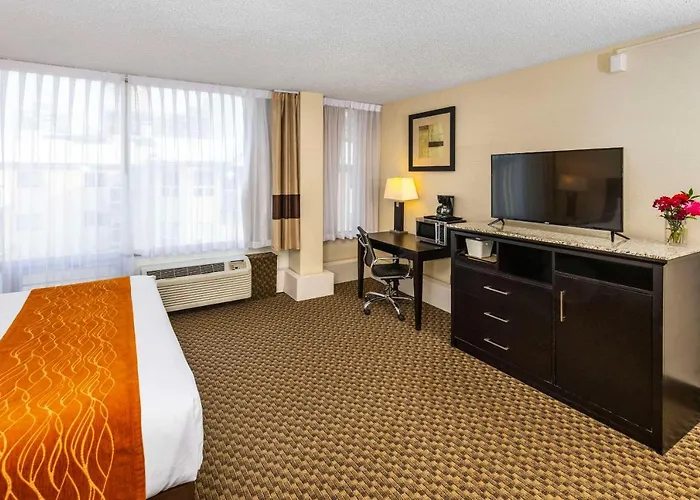 Comfort Inn & Suites Edmonton Downtown
