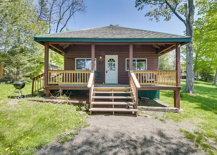 8 Mi To Saddleback Ski Area: Cabin W/ Fire Pit