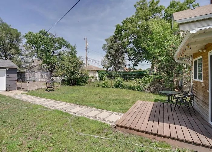 Pet-Friendly Saint Paul Home Near Allianz Field!