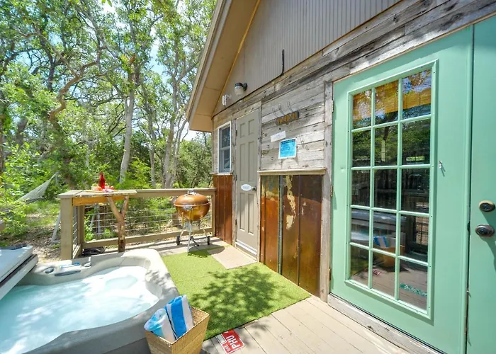 Snuggle Inn Wimberley Cabin W/ Fire Pit + Deck