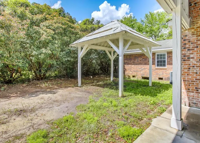 6 Mi To Public Beach! Myrtle Beach Home W/ Patio