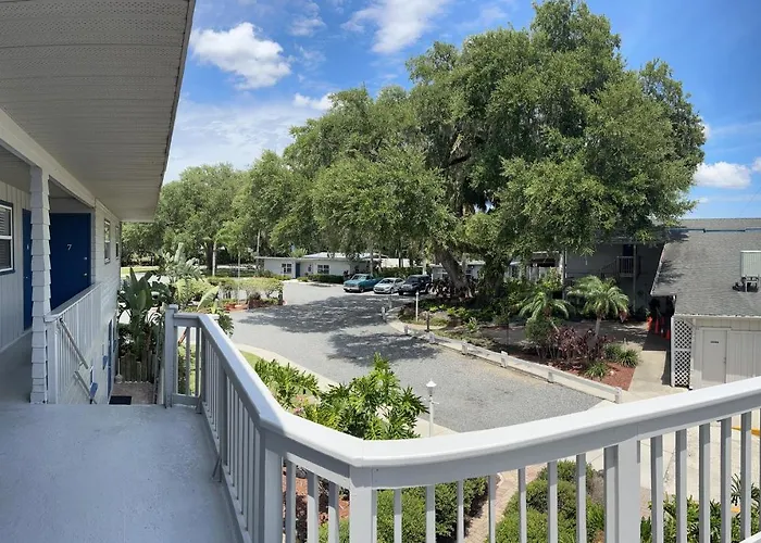 Hontoon Landing Resort & Marina