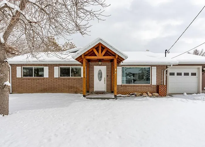 Modern Home Near Uvu And Byu With Hot Tub And Mountain Views