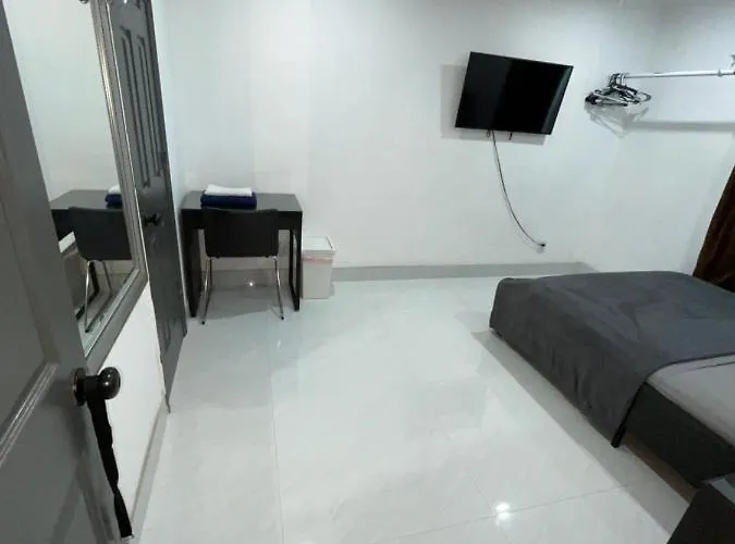 Bedroom And Bathroom 4