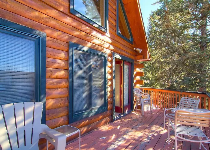 597 Deerpath