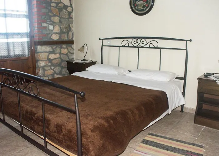 Varnous Hotel