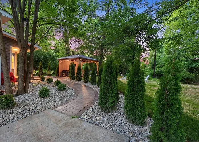 The Luxe/Hot Tub/12Min To Horse Park/30 Min To Ark