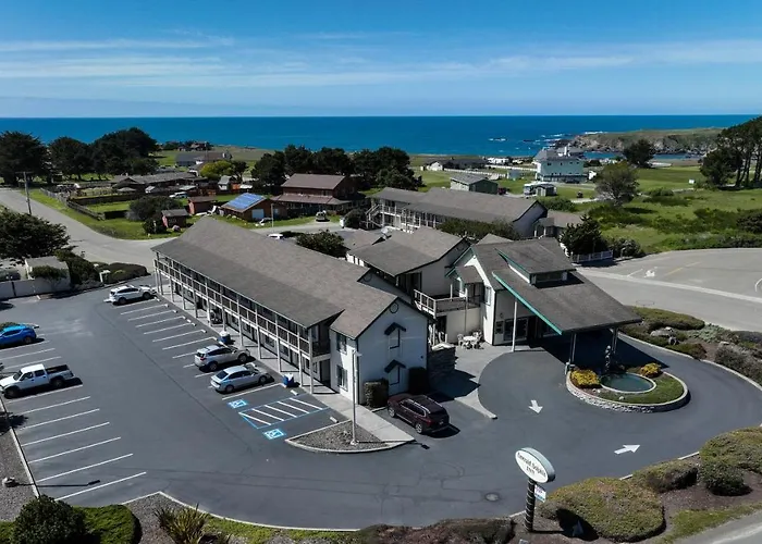 Emerald Dolphin Inn&Mini Golf
