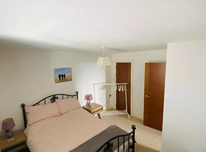 No 2 Minhinnick Court