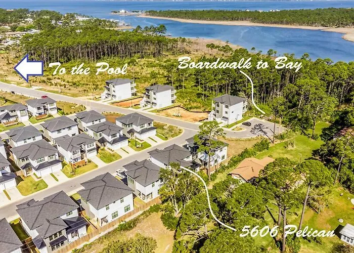 Modern Luxury 4Br Pool Bay Access Outdoor Dining