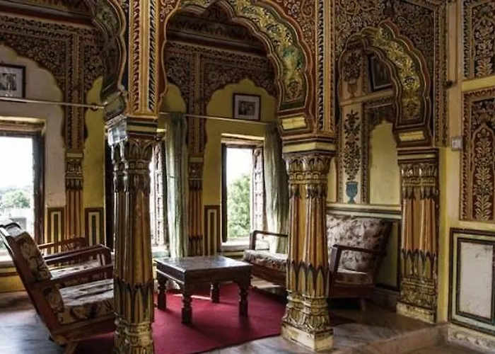 Narayan Niwas Castle