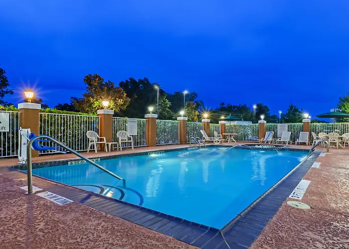 Holiday Inn Express Hotel & Suites Beaumont Northwest By Ihg