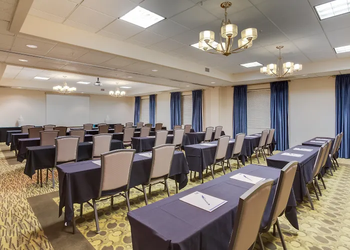 Holiday Inn Express And Suites Tampa I-75 At Bruce B. Downs By Ihg
