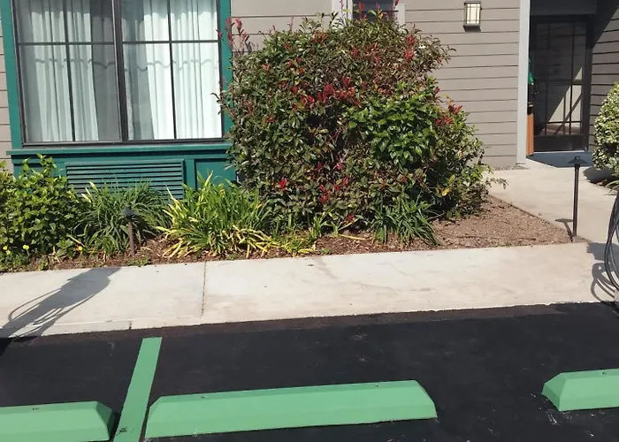 Holiday Inn Express & Suites Carpinteria By Ihg