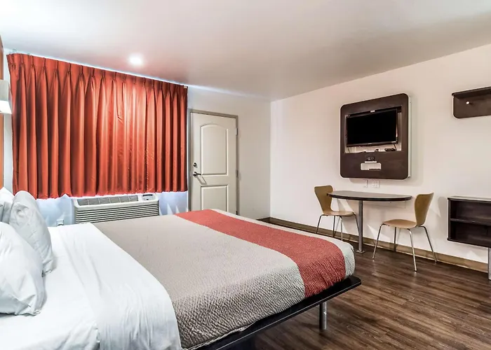 Pacific Inn