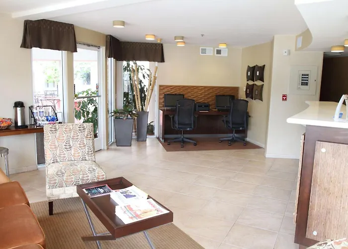 Best Western Plus Suites Hotel Coronado Island