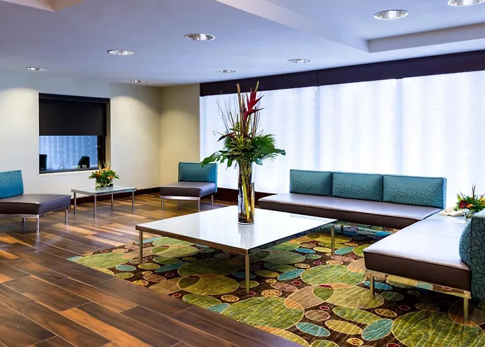 Holiday Inn Hotel & Suites Warren By Ihg