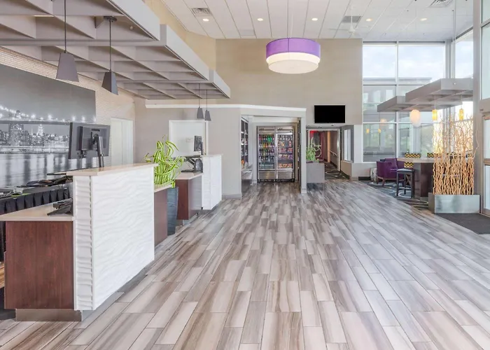 La Quinta By Wyndham Clifton/Rutherford
