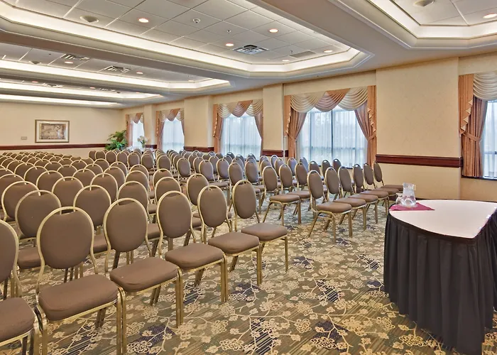 Holiday Inn & Suites Oakville At Bronte By Ihg