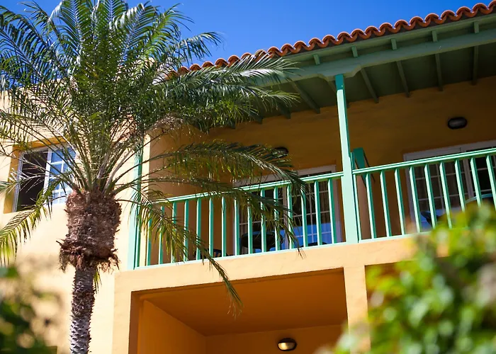 Apartamentos La Caleta