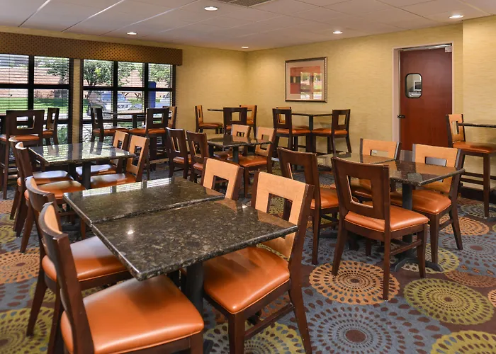 Holiday Inn Express & Suites Central Omaha By Ihg