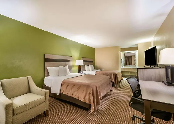 Quality Inn & Suites Garland - East Dallas