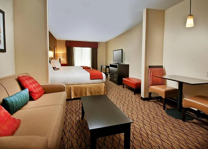 Holiday Inn Express Hotel And Suites Pearsall By Ihg