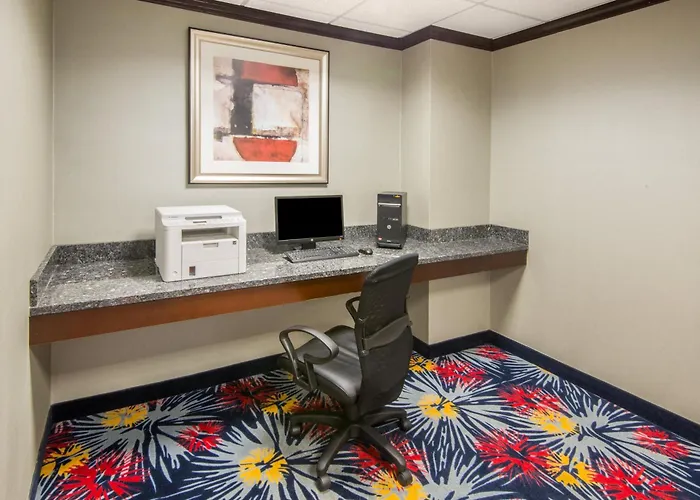 Holiday Inn Express Cleveland Airport - Brook Park By Ihg