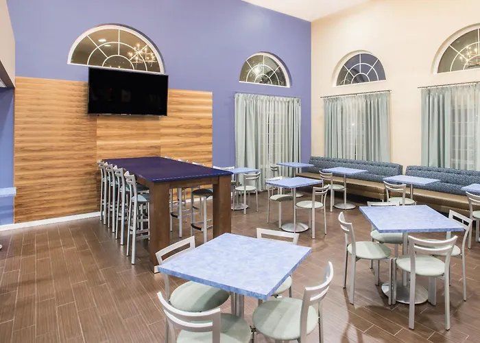 Days Inn & Suites By Wyndham Cherry Hill - Philadelphia