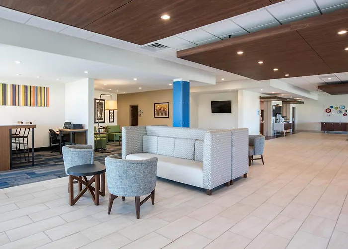 Holiday Inn Express & Suites Ludington By Ihg