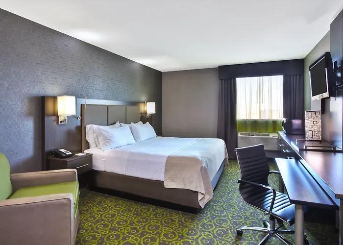 Holiday Inn Express Winnipeg Airport - Polo Park By Ihg