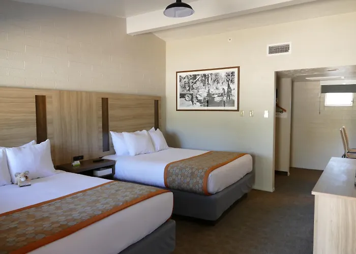 Yavapai Lodge