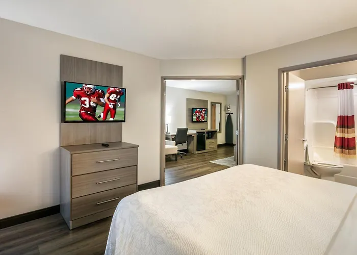Red Roof Inn Plus+ Boston - Logan