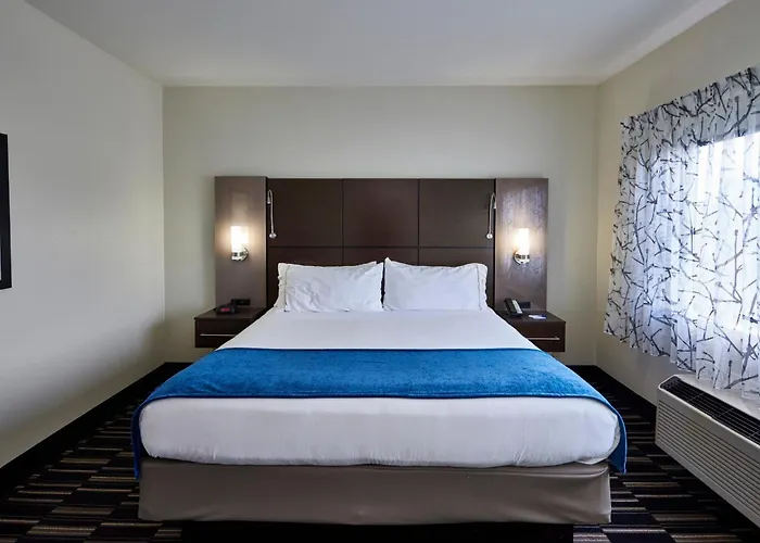 Holiday Inn Express & Suites Birmingham South - Pelham By Ihg