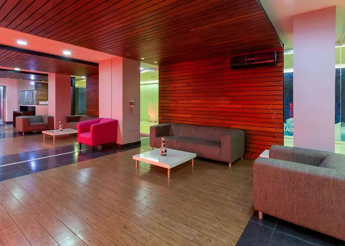 Ramada By Wyndham Acapulco Hotel & Suites