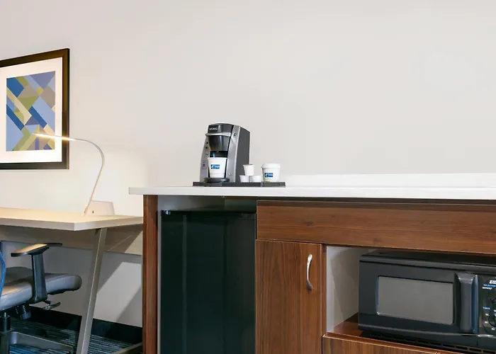 Holiday Inn Express Hotel & Suites Norfolk Airport By Ihg