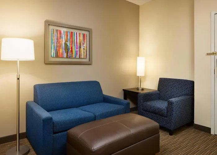 Holiday Inn Express & Suites Alpharetta - Windward Parkway By Ihg