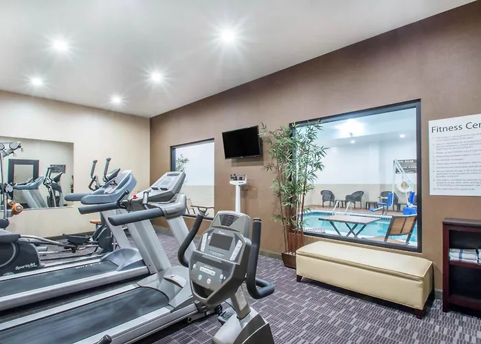 Holiday Inn Express & Suites - Albany Airport - Wolf Road By Ihg