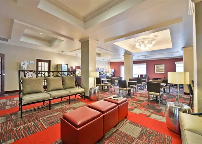 Holiday Inn Express & Suites Utica, Ny