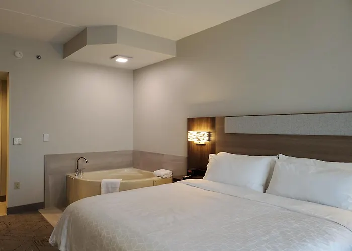 Holiday Inn Express & Suites Donegal By Ihg