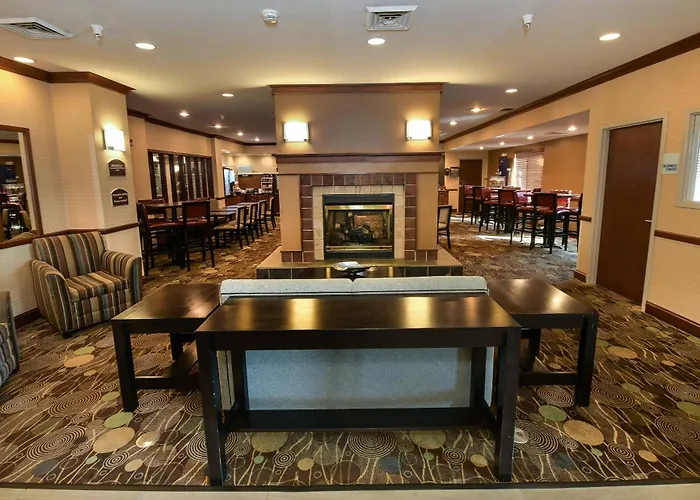 Holiday Inn Express Hotel & Suites Grand Forks By Ihg