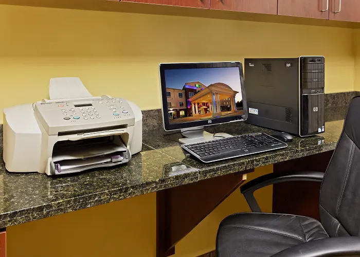Holiday Inn Express Hotel & Suites Talladega By Ihg