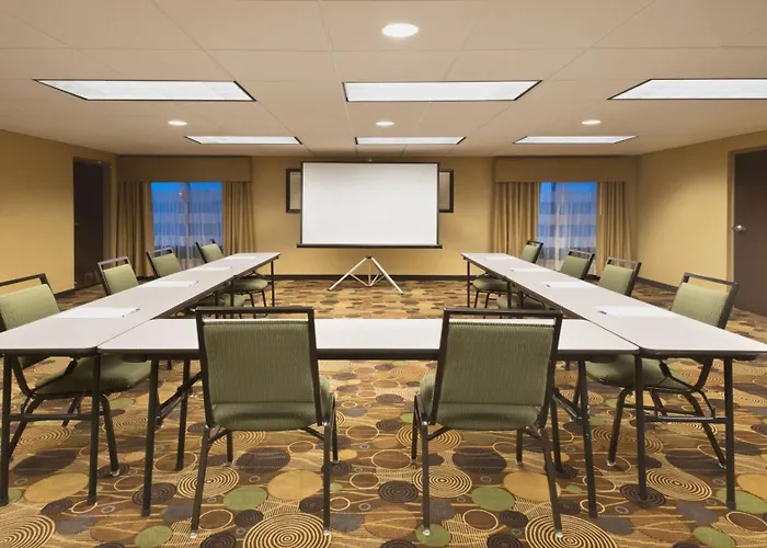 Holiday Inn Express Hotel & Suites Colby By Ihg