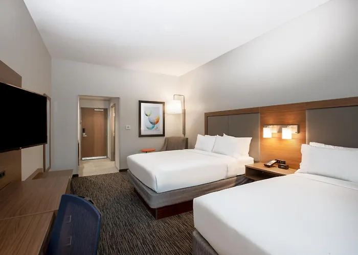 Holiday Inn Express Hotel & Suites Columbus By Ihg