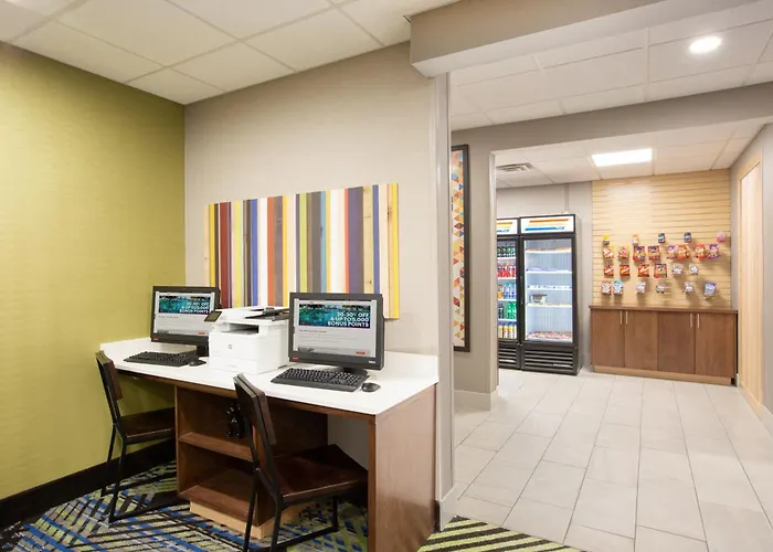 Holiday Inn Express Hotel & Suites Columbus By Ihg