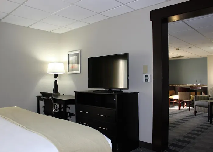 Holiday Inn Express Forsyth By Ihg