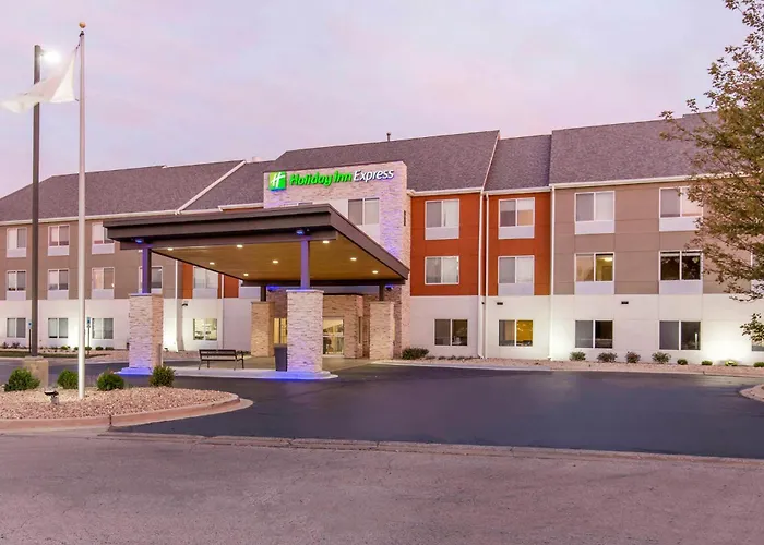 Holiday Inn Express & Suites Chicago West - St Charles By Ihg