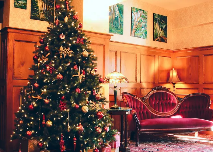 James Bay Inn Hotel, Suites & Cottage