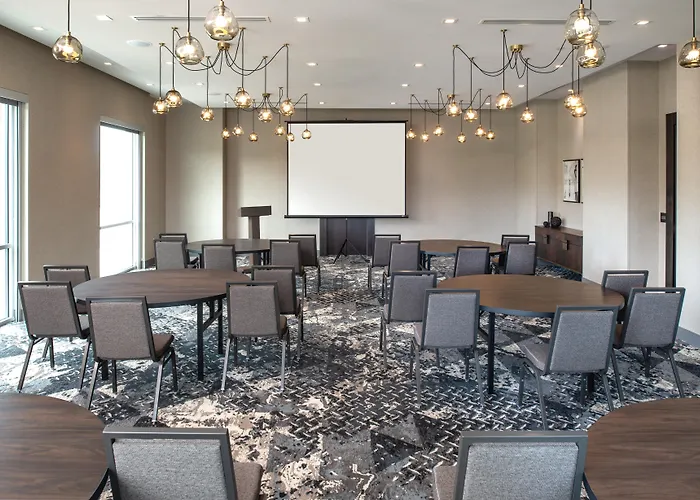 Holiday Inn Boston Logan Airport - Chelsea By Ihg
